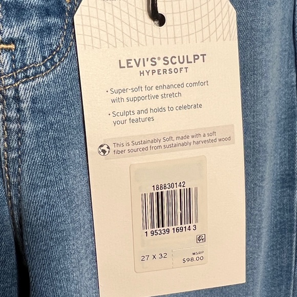 Levi’s | NWT Women’s 724 High Rise Straight Leg Jeans - Light Wash - Picture 10 of 13